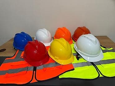 СПЕЦОДЕЖДА И СИЗ Работаешь — значит защищаешься правильно. У нас