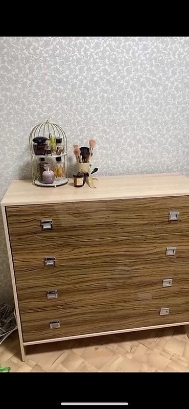 bed table: Комод с 4 выдвижными ящиками - Корпус: светлый древесный декор — 4