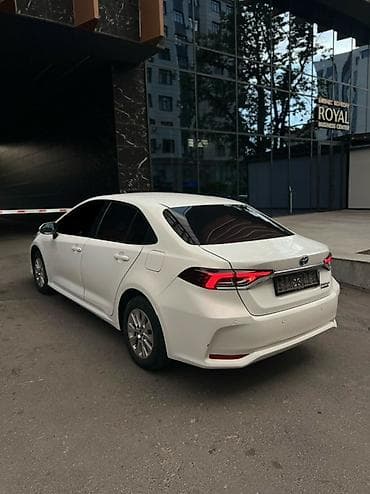 coroll: Toyota Corolla: 2020 г., 1.8 л, Автомат, Гибрид, Седан — 4