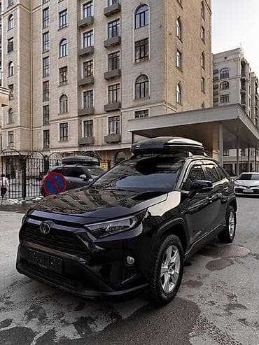 Toyota RAV4: 2019 г., 2.5 л, Автомат, Бензин, Кроссовер