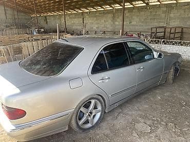 Транспорт: Mercedes-Benz E-Class: 2000 г., 2.6 л, Автомат, Бензин, Седан — 4