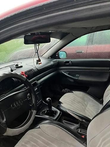 echo platz: Audi A4: 1995 г., Механика, Бензин, Седан — 1