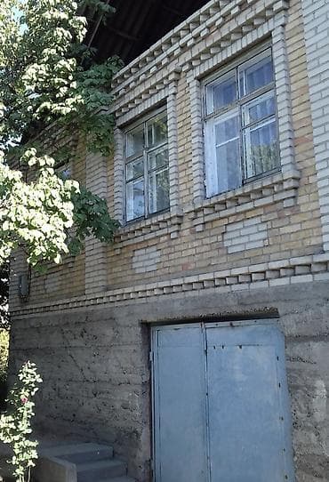 кирпичный дом: Продаётся кирпичный дом с высоким цоколем и подвалом/гаражом — 3