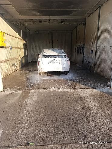 Toyota Prius: 2017 г., 1.8 л, Вариатор, Гибрид, Хэтчбэк at lalafo.kg Toyota Prius: 2017 г., 1.8 л, Вариатор, Гибрид, Хэтчбэк