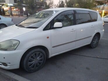 Toyota Ipsum: 2001 г., 2.4 л, Автомат, Бензин, Минивэн