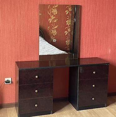 спальные гарнитура: МЕБЕЛЬ ВСЕГО ЗА 49000 сом Спальный гарнитур в классическом стиле, цвет — 7