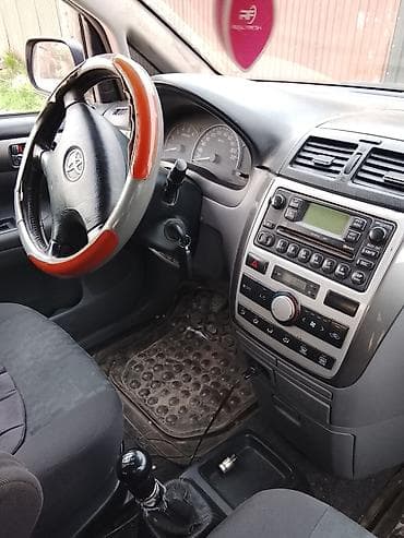 Продажа авто: Toyota Avensis Verso: 2003 г., 2.2 л, Ручные, Дизель, Минивэн — 4