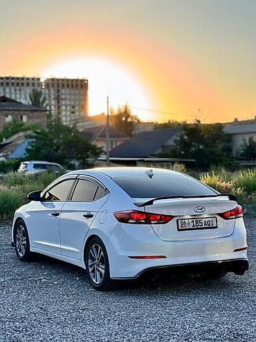 rd 1: Hyundai Avante: 2018 г., Автомат, Бензин — 5