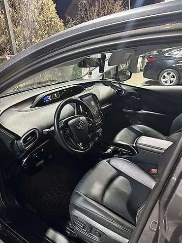byd e2 2023: Toyota Prius: 2020 г., Гибрид, Хэтчбэк — 3