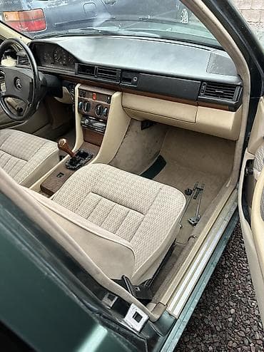 e star: Mercedes-Benz W124: 1992 г., 2 л, Механика, Газ, Седан — 9