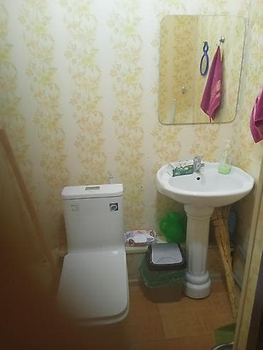 Күндүк ижара: Сдается комната с подсилением для девушек - Спальные места: 3 — 3