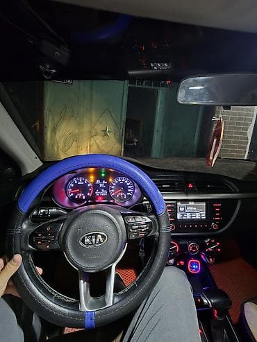 old man: Kia Rio: 2017 г., Автомат, Седан — 3