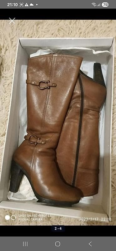 Женские высокие сапоги на каблуке. Размер 37, состояние отличное