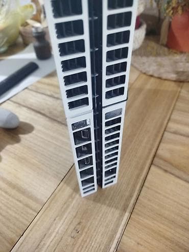 sony smartwatch: Белая PS 4 с оригинальным геймпадом, из устоновленых игр Fortnite — 2