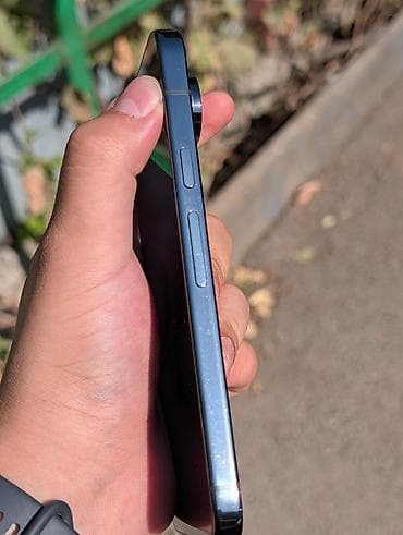 холодный пресс: Google Pixel 9 Pro, Б/у, 256 ГБ, цвет - Черный, 1 SIM, eSIM — 6