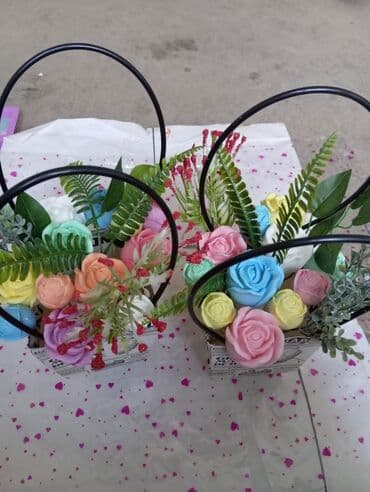 сколько стоит шоколадный букет: Подарочная композиция из мыла ручной работы в декоративной корзинке — 91
