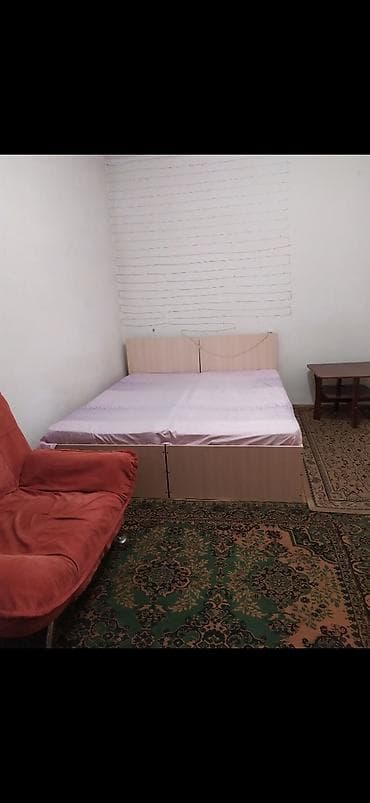 osh flat: Сдаётся жильё в районе Чуй/Исанова. Оснащение: - две кровати - кресло — 2