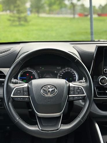 а его мерс: Toyota Highlander: 2023 г., 2.5 л, Вариатор, Гибрид, Кроссовер — 7