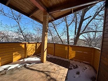 дом с мансардой: Трёх этажная Дача из Декоративной Камни кирпича и дерева с цокольным — 9