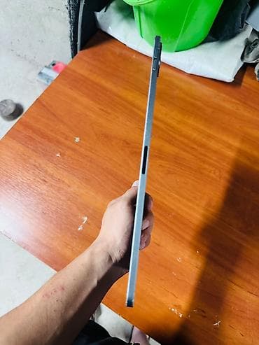 Техника жана электроника: Планшет, Apple, эс тутум 128 ГБ, 10" - 11", Wi-Fi, Колдонулган, Классикалык түсү - Боз — 2