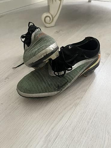 обувь зимный: Футбольные бутсы Nike с шнуровкой и низким носком. - Модель: Nike — 2
