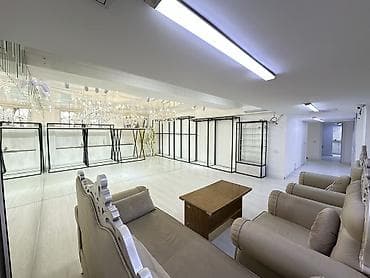 боконбаево: Продаётся коммерческое помещение в районе «Золотой квадрат» Площадь — 2