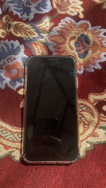 iphon 8 plus: IPhone XR, белый цвет 64 гб акб 75 есть один минус на экране трещина — 2