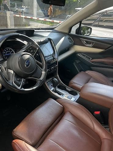 диспы: Subaru Ascent (интерьер 7‑местного внедорожника/кроссовера) — богатая — 4