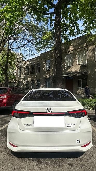 levin: Toyota Corolla: 2026 г., 1.8 л, Робот, Гибрид, Седан — 3