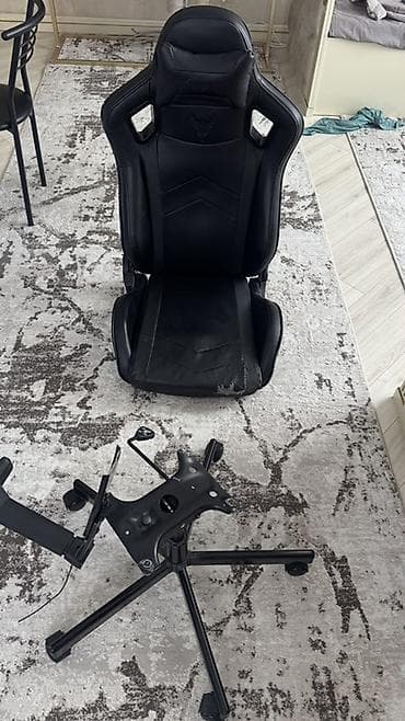 Игровое кресло, С колесиками, цвет - Черный, Экокожа