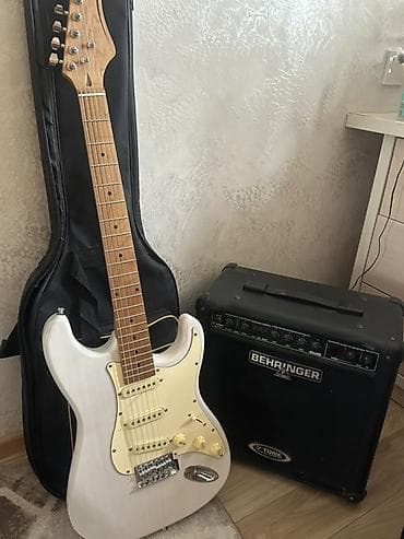 комбики гитарные: Электрогитарный комплект для дома и репетиций. В составе: - — 1