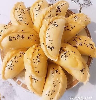 пельмени домашние: Свежие домашние полуфабрикаты и готовые блюда Ассортимент: - Пельмени — 4