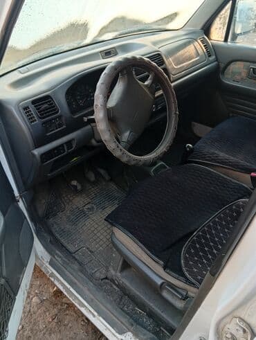продаю в связи с переездом: Suzuki Wagon R: 1999 г., Механика, Бензиновая, Минивэн — 4