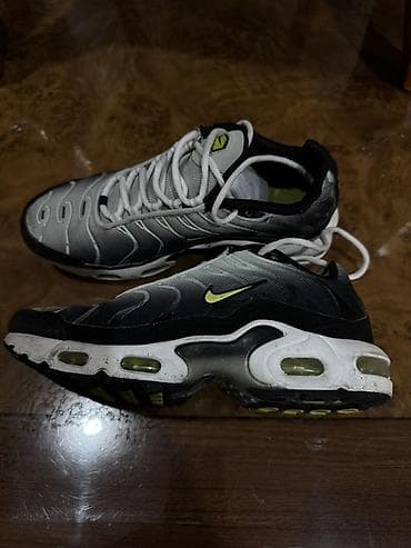 Мужские кроссовки, 39, Nike, Б/у, цвет - Серый, Самовывоз, Платная доставка