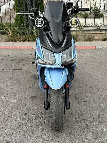 Макси-скутер Suzuki, 150 куб. см, Бензин, Колдонулган — 2