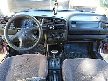 Volkswagen Vento: 1993 г., Автомат, Бензин, Седан
