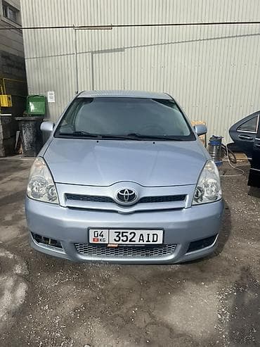 Toyota Corolla Verso: 2006 г., Минивэн