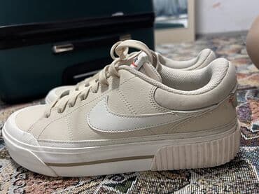 свадебные платья в бишкеке цены на прокат: Кроссовки, 40, Nike, Новый, цвет - Бежевый — 6