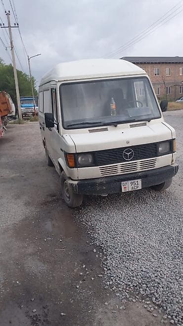 Mercedes-Benz : 1993 г.