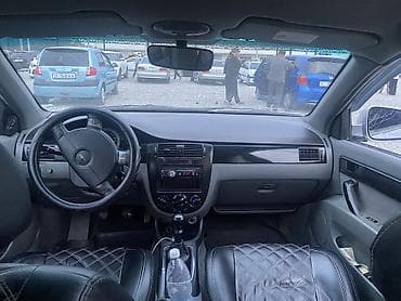 audi a7 2012 цена: Седан серебристого цвета. Основные характеристики: - Кузов: 4-дверный — 4
