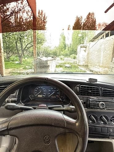 Продажа авто: Volkswagen Vento: 1992 г., 1.8 л, Механика, Бензин, Седан — 10