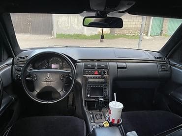 решетка радиатора w211 рестайлинг: Mercedes-Benz E-Class: 2001 г., 3.2 л, Автомат, Дизель, Седан — 8