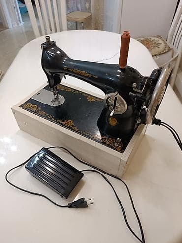 Продаю швейную машинку «Подольск» (электромеханическая) в рабочем