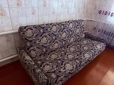 Диван раскладной со спальным местом. Классическая модель с мягкими