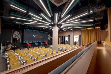 Аренда Амфитеатра: Преимущества Амфитеатра FLUTTER: • Дизайнерский