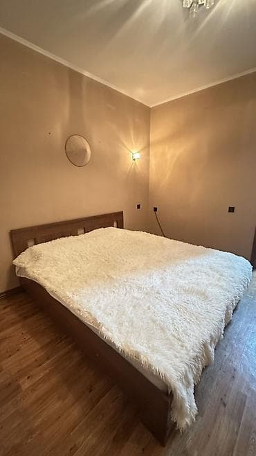 кровати полуторки: Двуспальная кровать, С матрасом, длина - 200 см — 1