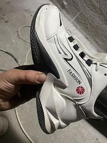 продаю кросовки: Мужские кроссовки, 42, Fashion, Б/у, цвет - Белый — 2