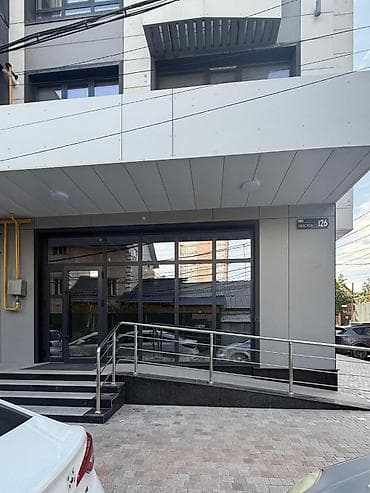 сдаю гараж аламедин 1: СДАЁТСЯ КОММЕРЧЕСКОЕ ПОМЕЩЕНИЕ с ремонтом на 1-ом этаже ‼️ЖД — 2