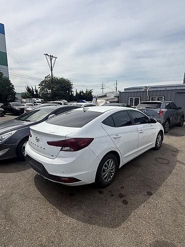 geely galaxy e5: Hyundai Avante: 2019 г., 1.6 л, Вариатор, Бензин, Седан — 4