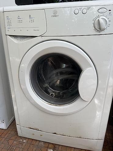 Стиральная машина indesit. в хорошем состоянии. то ли отжим то ли